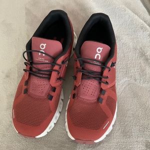 ON TENNIS SHOES CLOUD FIVE 6.5 Rust